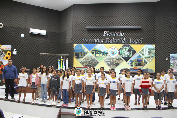 Alunos da Escola Amélia Fedrizzi visitam Legislativo Municipal