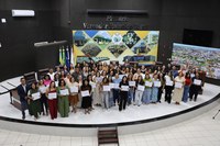 Câmara Municipal homenageia profissionais da educação com Moções de Aplausos