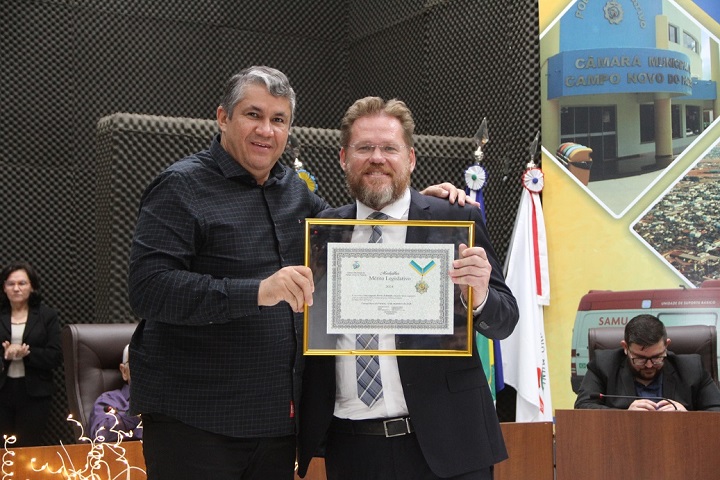 Câmara Municipal realiza entrega de Títulos de Cidadão Honorário Camponovense e Medalha de Mérito Legislativo