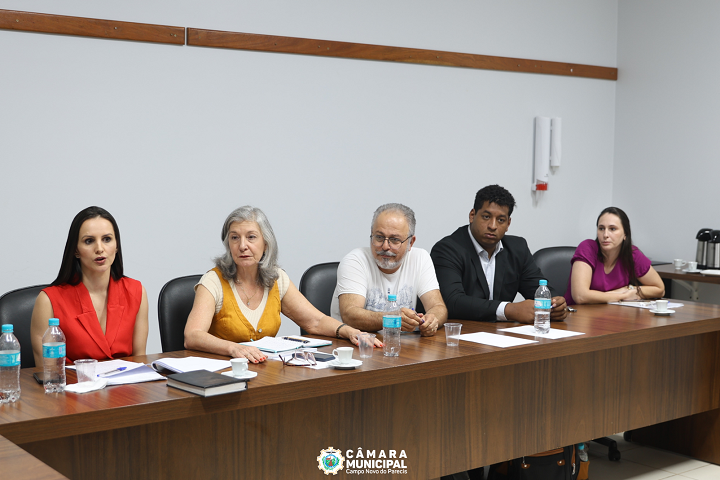 Legislativo e Executivo discutem atualização da Planta Genérica do município