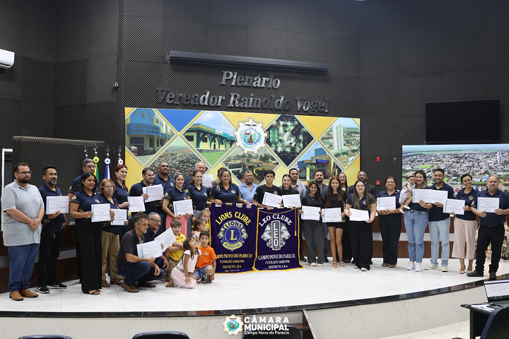 Moções de Aplausos homenageiam servidores públicos e clubes de serviço do município