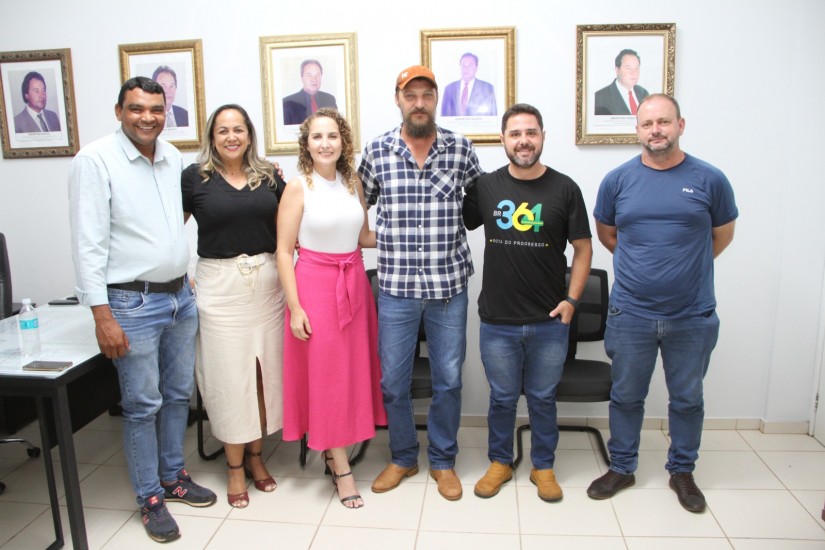 Nova secretária de educação é apresentada a vereadores