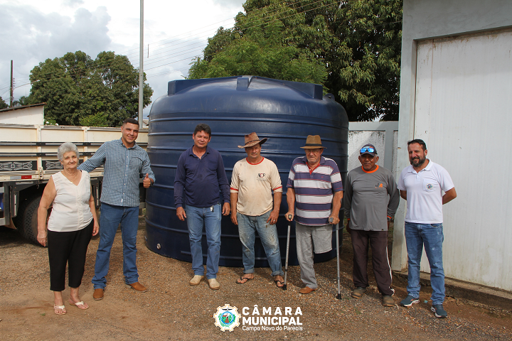 Vereador Baioto realiza entrega de caixa d’água para Associação de Feirantes