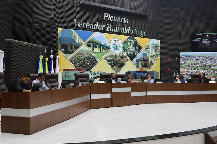 Vereadores aprovam Projeto de Lei que reestrutura cargos na Educação