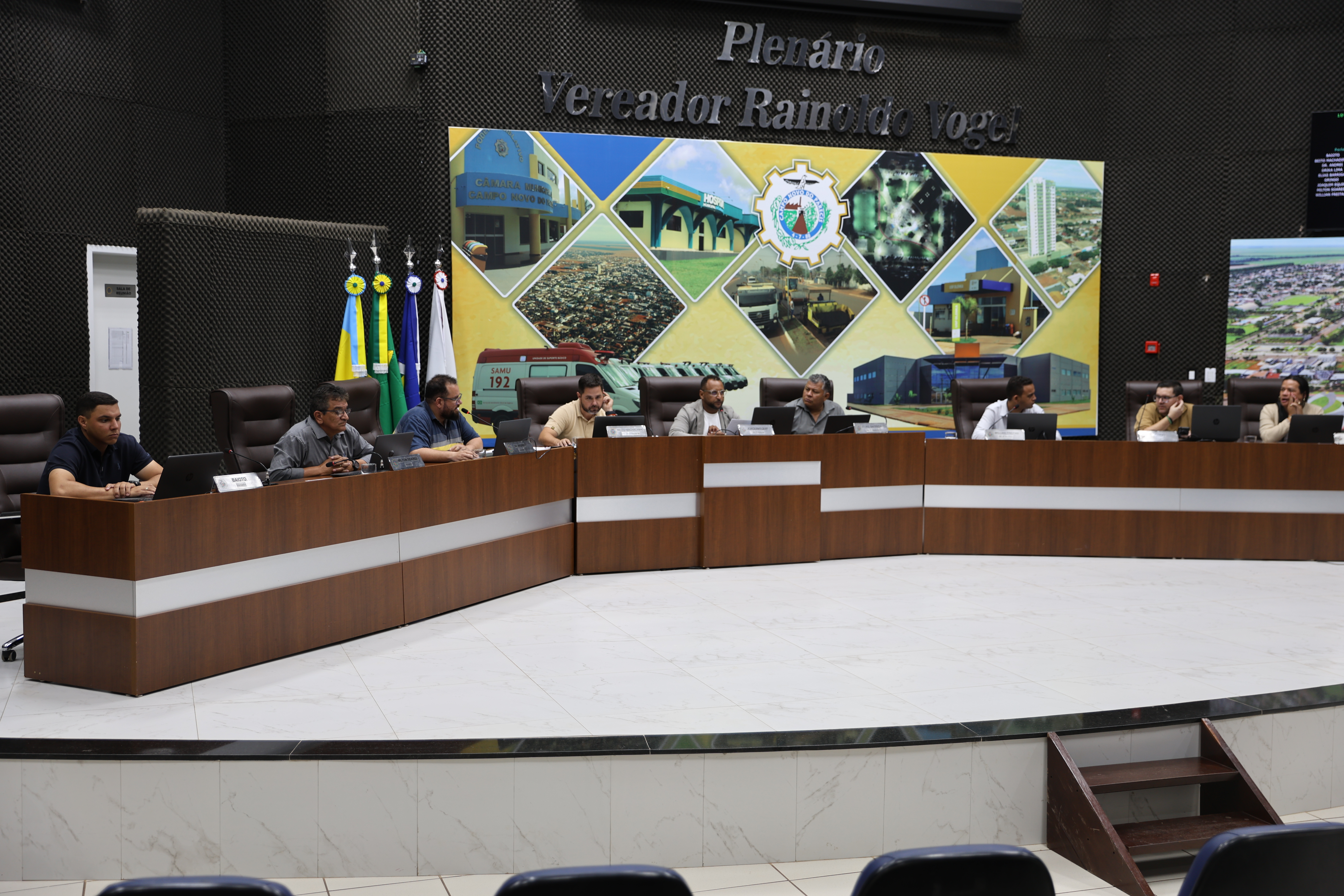 Vereadores debatem projetos do Executivo e cobram aplicação de recursos em 10ª Sessão Ordinária