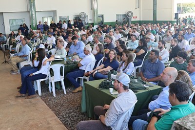 Vereadores participam de evento de 10 anos do CTECNO Parecis e destaques de pesquisas em solos arenosos