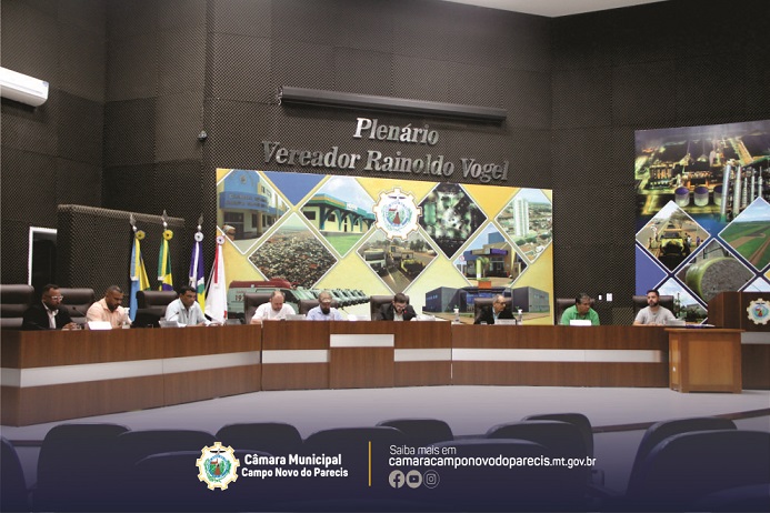 Vereadores participam de sessão ordinária