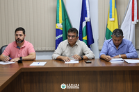 Vereadores se reúnem com Secretaria de Educação para discutir compra de kits escolares