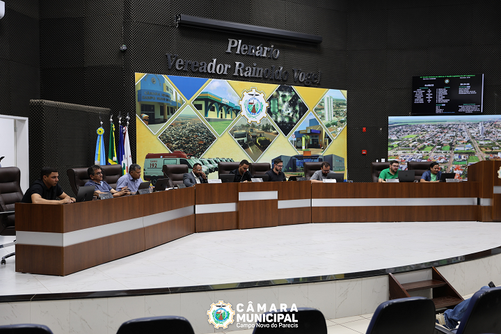 Vereadores se reúnem em Sessão Ordinária e discutem projetos 